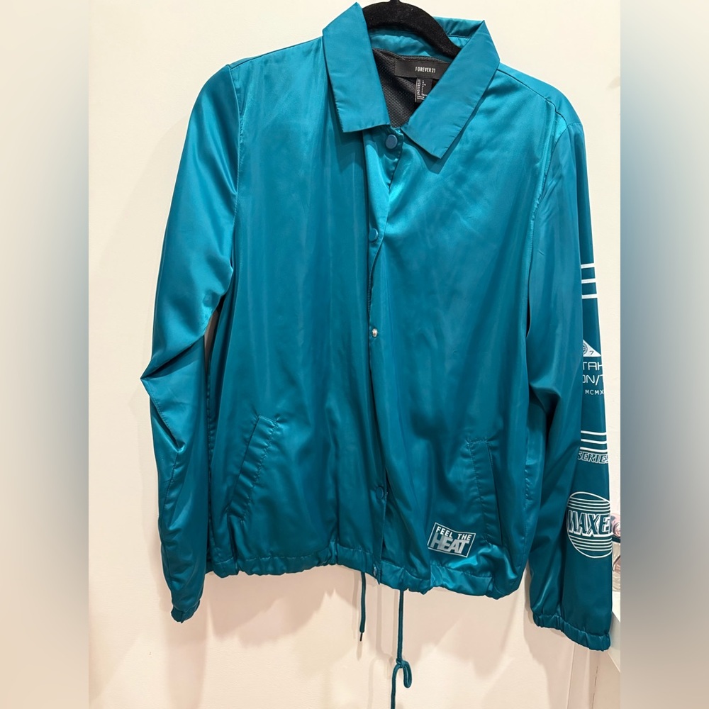 Never worn teal windbreaker forever 21 feel the heat button jacket cool fresh